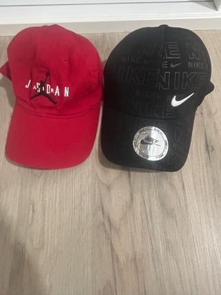 Gorra Nike y Jordan Roja y Negra