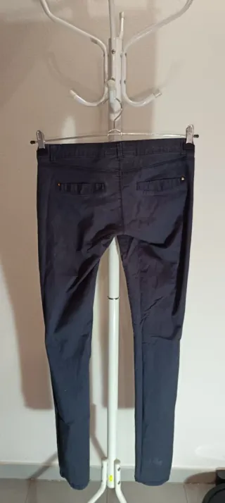 Pantalón vaquero azul, finos de verano.