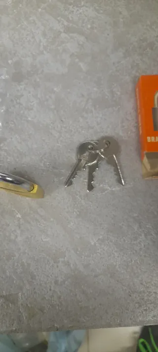 Lucchetto con 3 chiavi 10 pezzi 18€