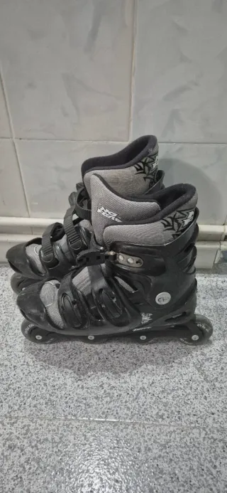 Patines en línea negros
