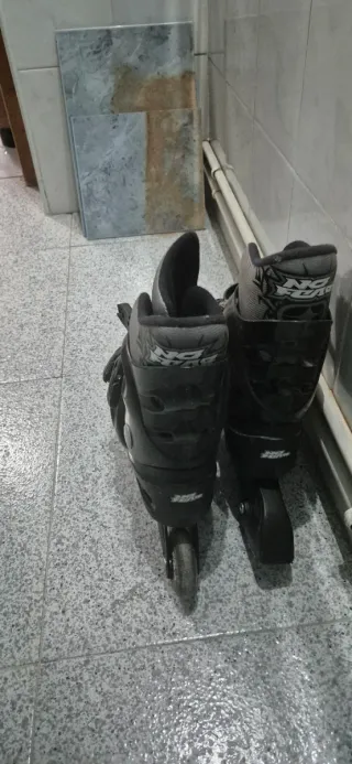 Patines en línea negros