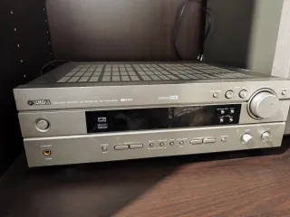 Home cinema Altavoz Yamaha Dolby Surround 5.1 gris