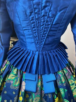 Traje de Fallera Talla M (38) con dos corpiños