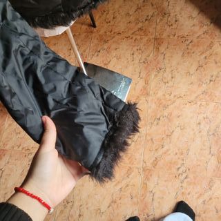 Abrigo negro talla S con botones colmillo