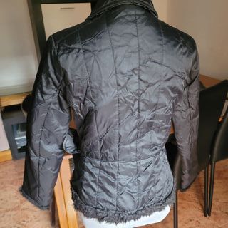 Abrigo negro talla S con botones colmillo