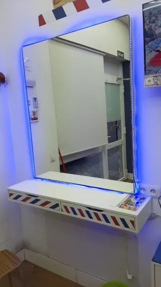 Mueble tocador con espejo y cajones