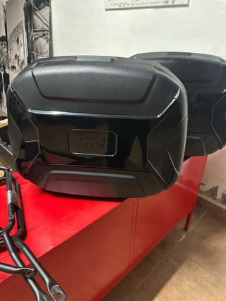 Juego Maletas Givi TRK35BN Royal Enfiel Himalaya