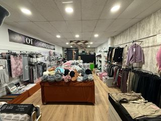 Traspaso tienda textil + paquetería rentable