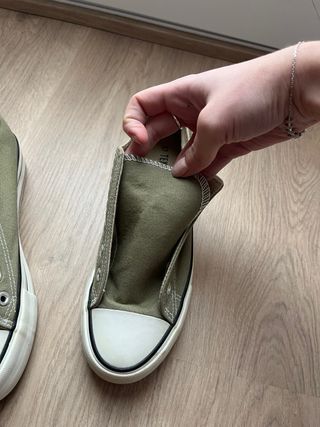 Zapatillas bajas verde oliva talla 37.