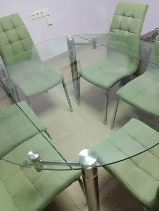 Mesa de cristal y 6 sillas verde.mesa abierta 1,45