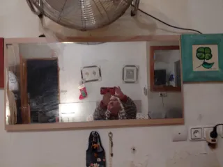 Cómoda con espejo y 2 mesitas a juego