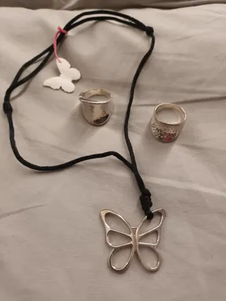 Lote plata: colgante mariposa y 2 anillos