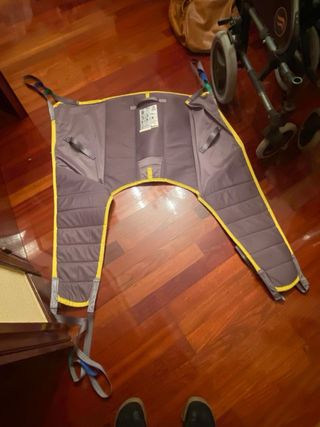 GRUA ELEVADORA CON ARNES