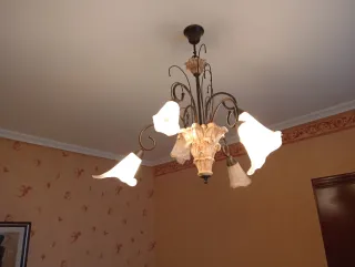 Lámpara de techo de cristal y metal