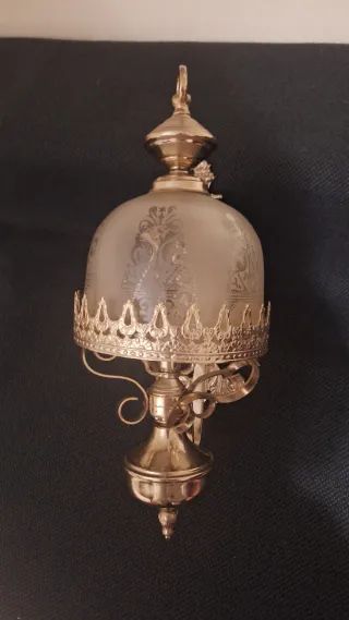 Aplique dorado de cristal y metal