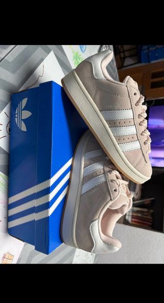 con cordones blancos extra, precio original 120€