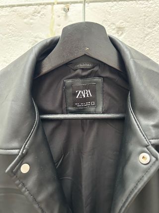 Chaqueta Zara Negra