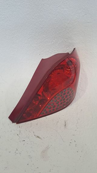 PILOTO TRASERO DERECHO PEUGEOT 207 (8)