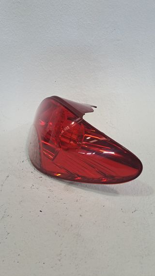 PILOTO TRASERO DERECHO PEUGEOT 207 (8)