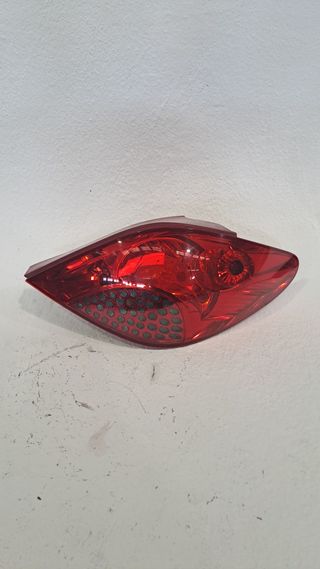 PILOTO TRASERO DERECHO PEUGEOT 207 (8)