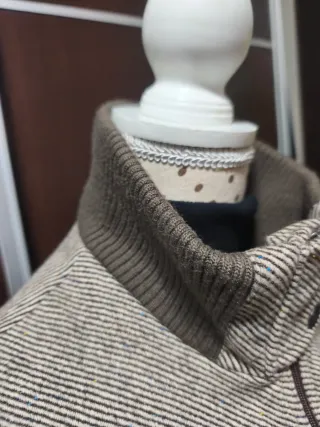 Bonito chaquetón marrón y beige