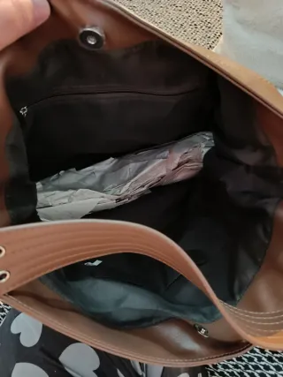 Bolso de hombro marrón