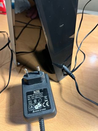 Altavoces ALTEC LANSING, más un regalo.