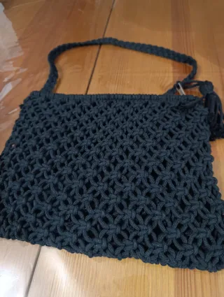 Bolso de mano macramé negro