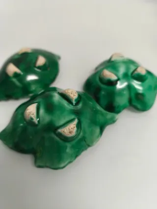 Fuentes decorativas hojas cerámica