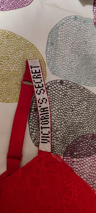 Conjunto Sujetador Push-Up y Tanga Victoria's Secr