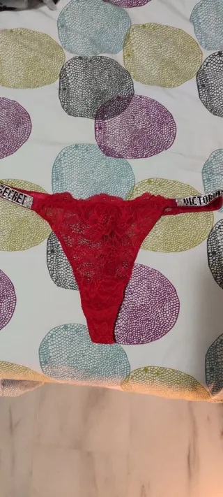 Conjunto Sujetador Push-Up y Tanga Victoria's Secr