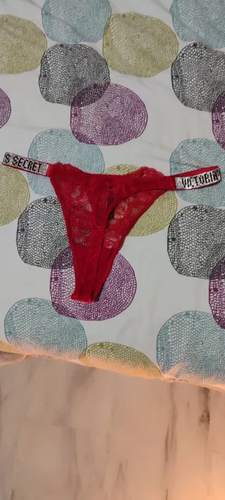 Conjunto Sujetador Push-Up y Tanga Victoria's Secr