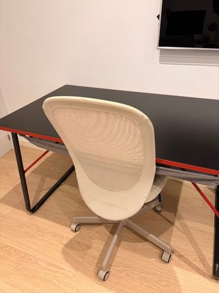 Escritorio y Silla IKEA Beige/Negro