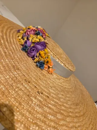 Pamela de paja con flores