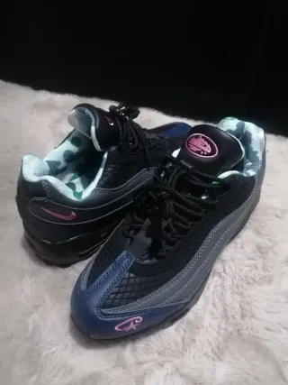 Nike x Corteiz deportivas azules, gris y rosa