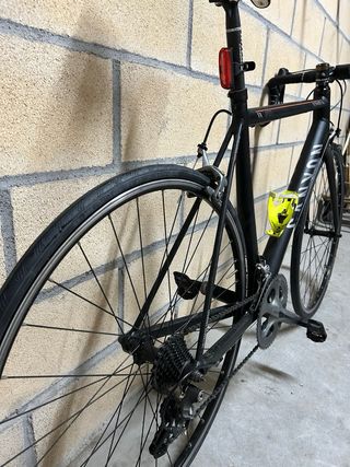 Bicicleta de carretera Canyon Negra