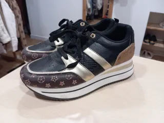 Zapatillas mujer negras y doradas