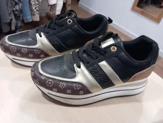 Zapatillas mujer negras y doradas