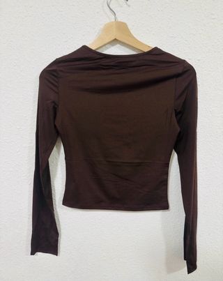 Camiseta manga larga marrón ajustada