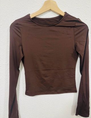 Camiseta manga larga marrón ajustada