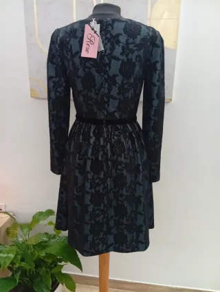 Vestido de cóctel negro y azul