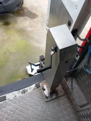 Plataforma elevadora para furgoneta