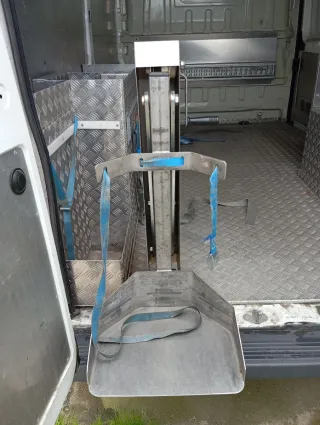 Plataforma elevadora para furgoneta