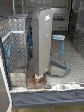 Plataforma elevadora para furgoneta