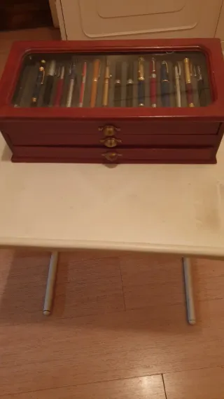 Collezione di penne stilografiche in astuccio di legno