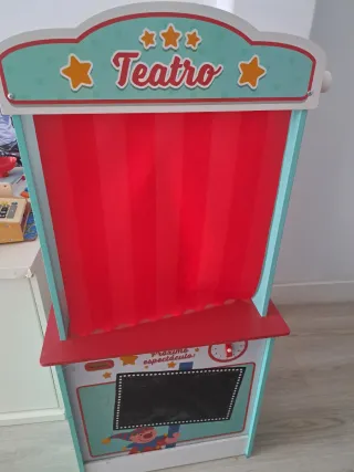 Supermercado y teatro infantil de madera