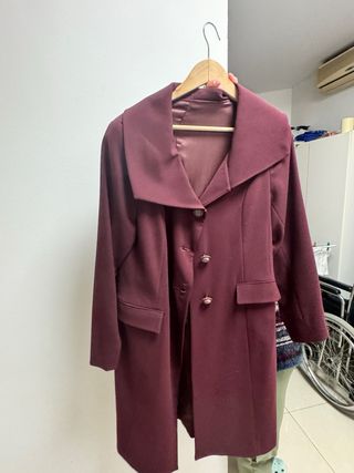 Abrigo morado elegante