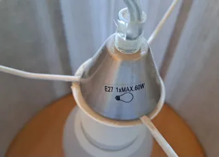 Lámpara de techo negra con bombilla Led incluida