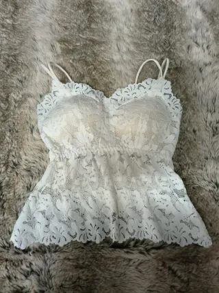 Blusa encaje blanca XS