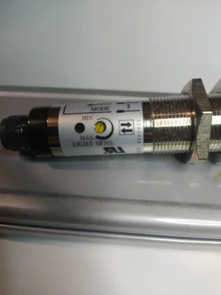 Sensor fotoeléctrico SICK OPTEX VT180-P440